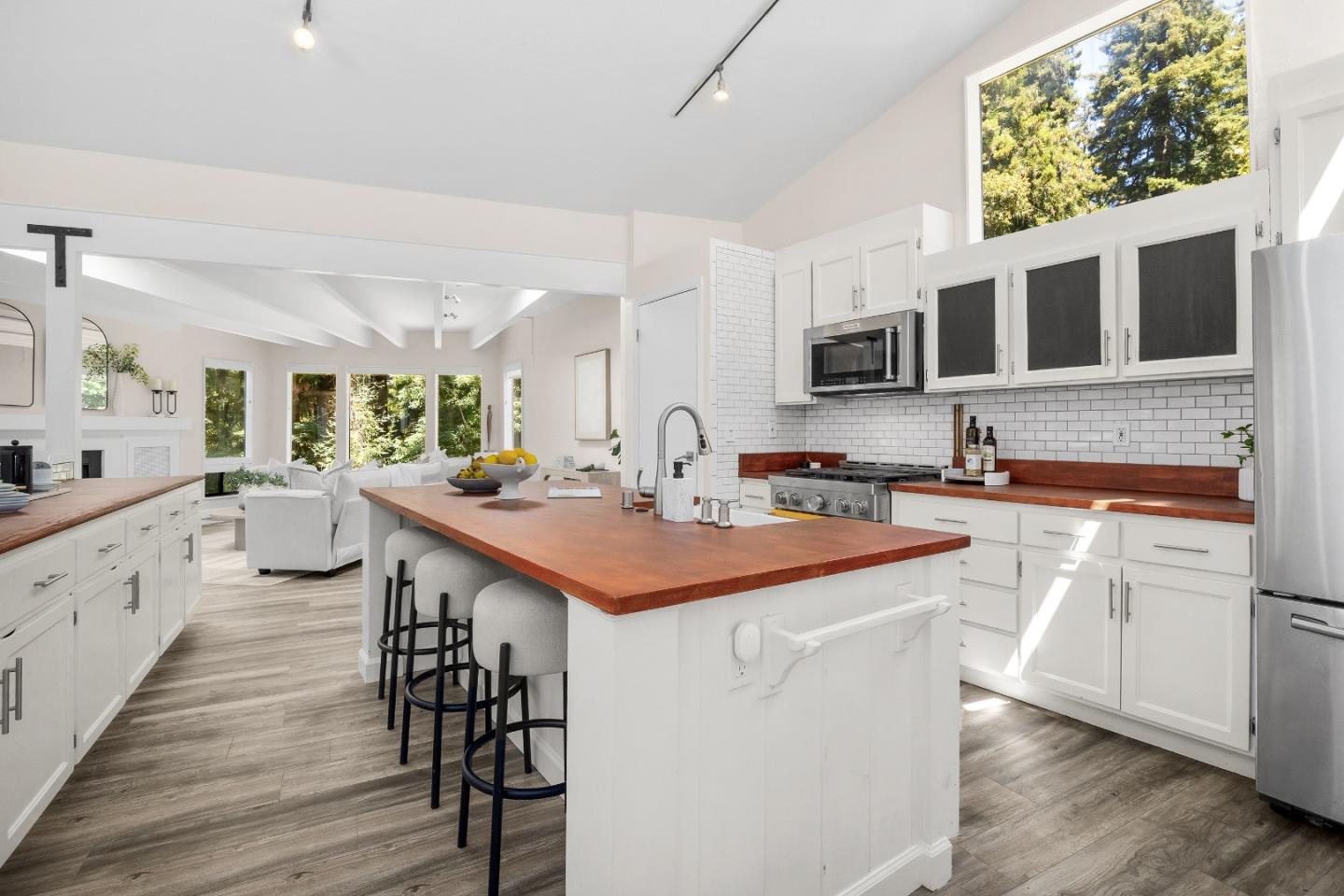 Detail Gallery Image 6 of 50 For 321 Valencia Rd, Aptos,  CA 95003 - 4 Beds | 2 Baths