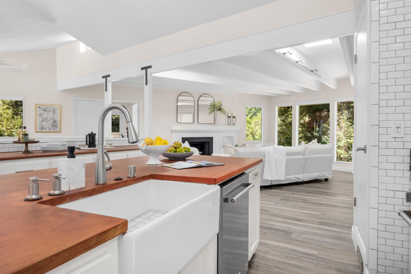 Detail Gallery Image 7 of 50 For 321 Valencia Rd, Aptos,  CA 95003 - 4 Beds | 2 Baths