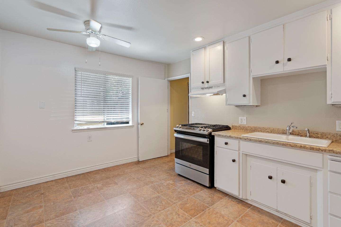 Detail Gallery Image 18 of 49 For 702 W Mc Kinley Ave, Sunnyvale,  CA 94086 - – Beds | – Baths
