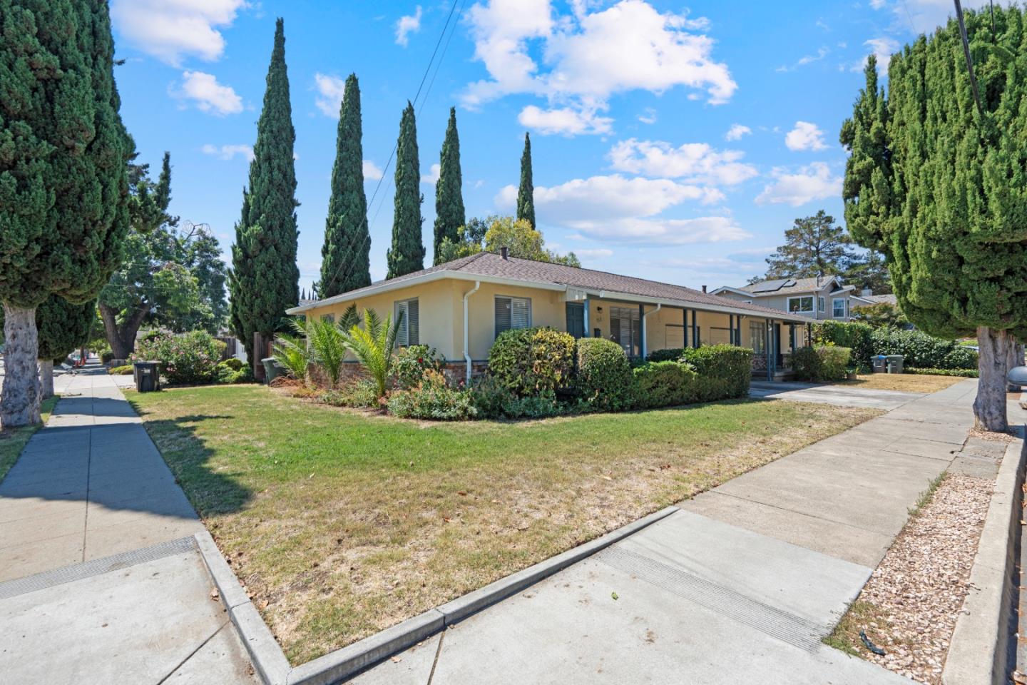 Detail Gallery Image 3 of 49 For 702 W Mc Kinley Ave, Sunnyvale,  CA 94086 - – Beds | – Baths