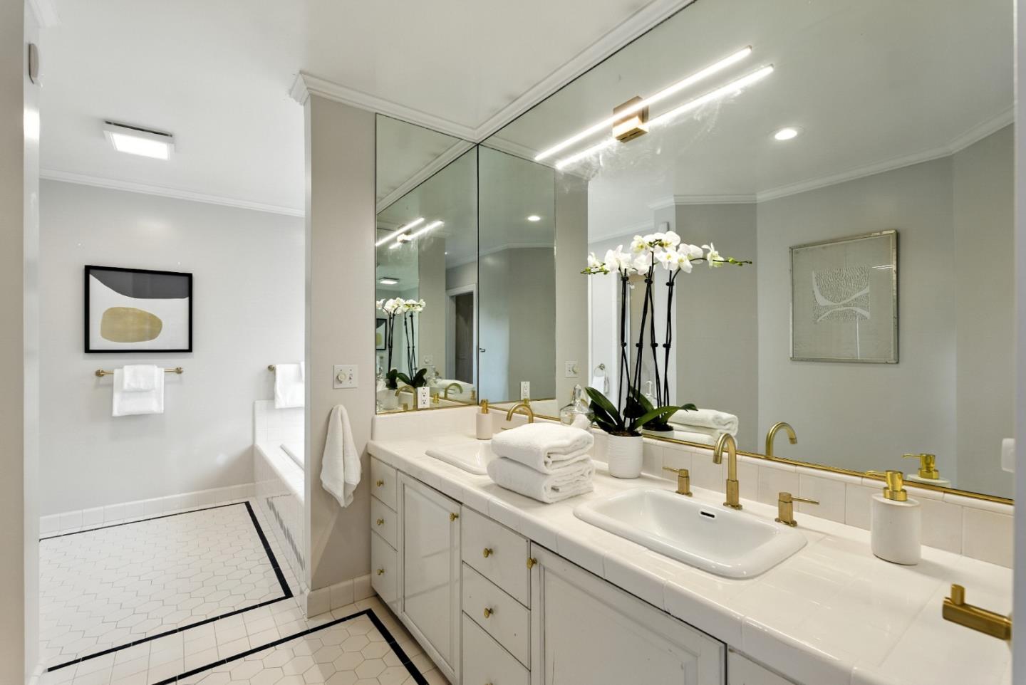 Detail Gallery Image 19 of 33 For 253 Seale Ave, Palo Alto,  CA 94301 - 4 Beds | 2/1 Baths