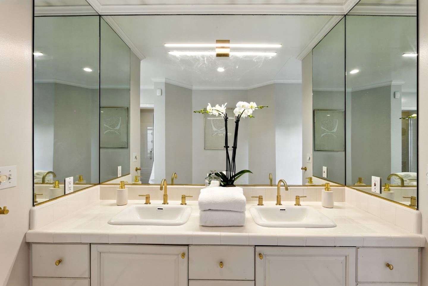 Detail Gallery Image 20 of 33 For 253 Seale Ave, Palo Alto,  CA 94301 - 4 Beds | 2/1 Baths