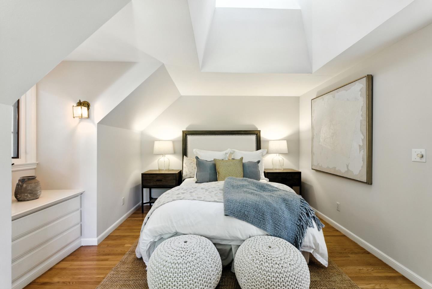 Detail Gallery Image 26 of 33 For 253 Seale Ave, Palo Alto,  CA 94301 - 4 Beds | 2/1 Baths
