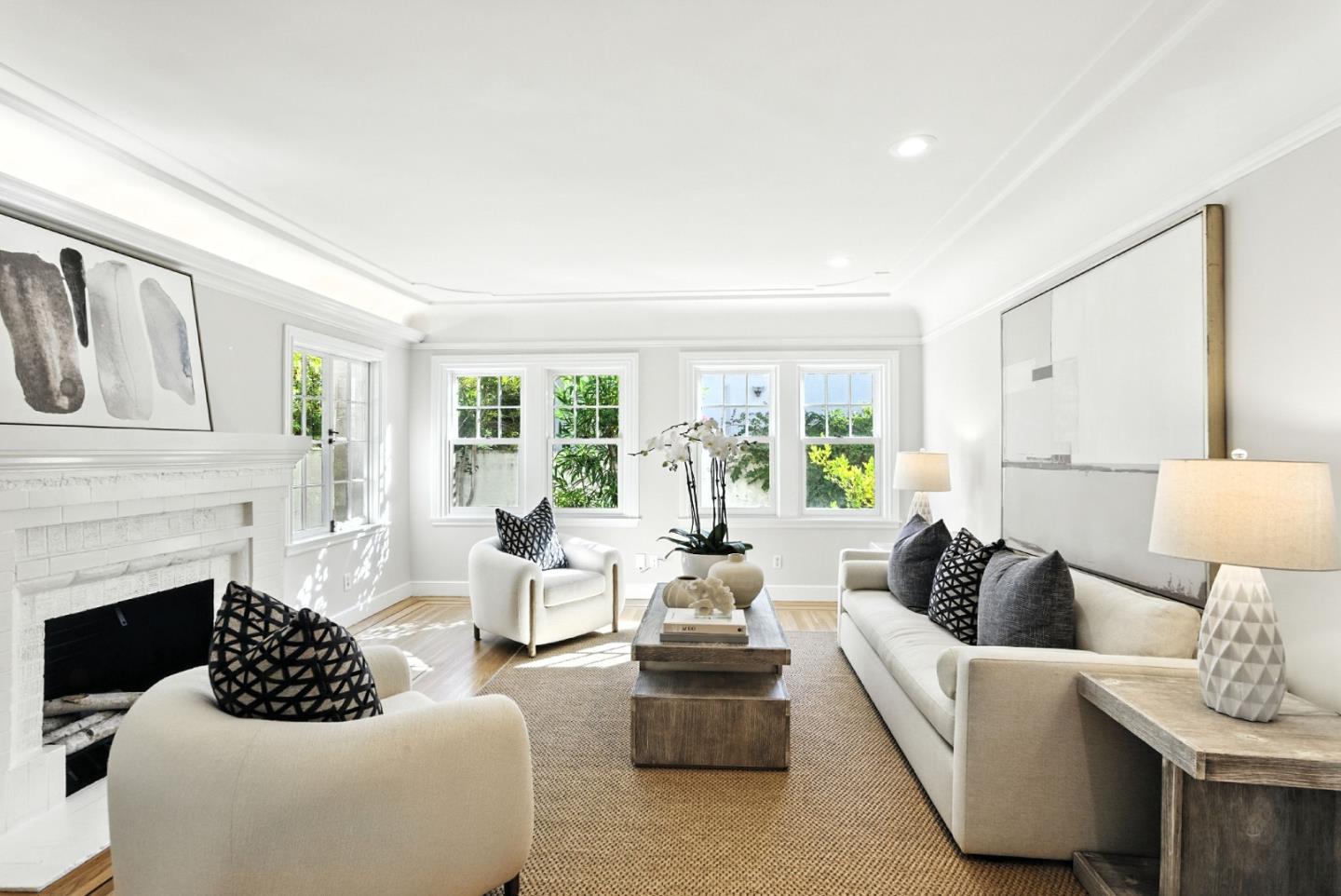 Detail Gallery Image 3 of 33 For 253 Seale Ave, Palo Alto,  CA 94301 - 4 Beds | 2/1 Baths