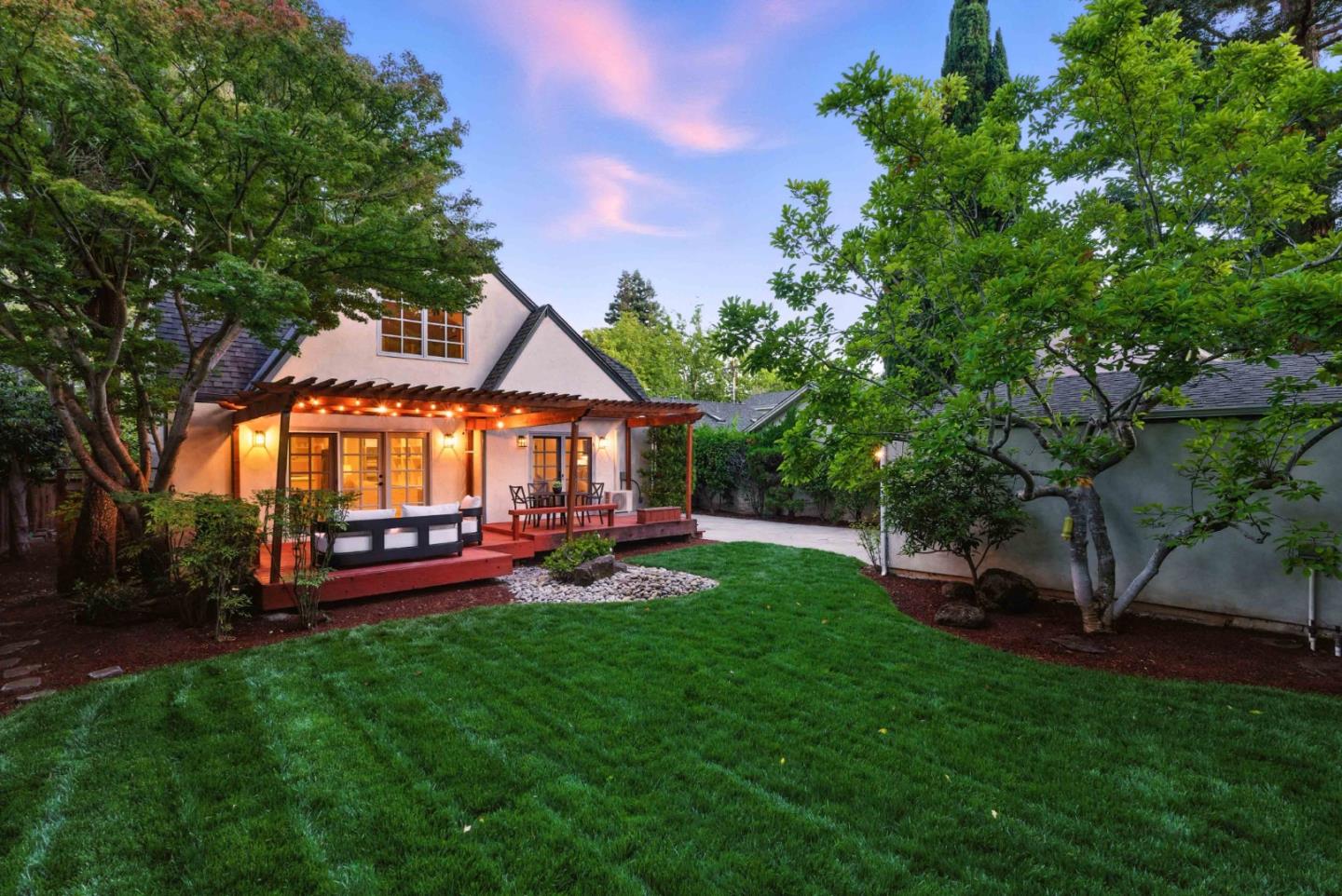 Detail Gallery Image 32 of 33 For 253 Seale Ave, Palo Alto,  CA 94301 - 4 Beds | 2/1 Baths