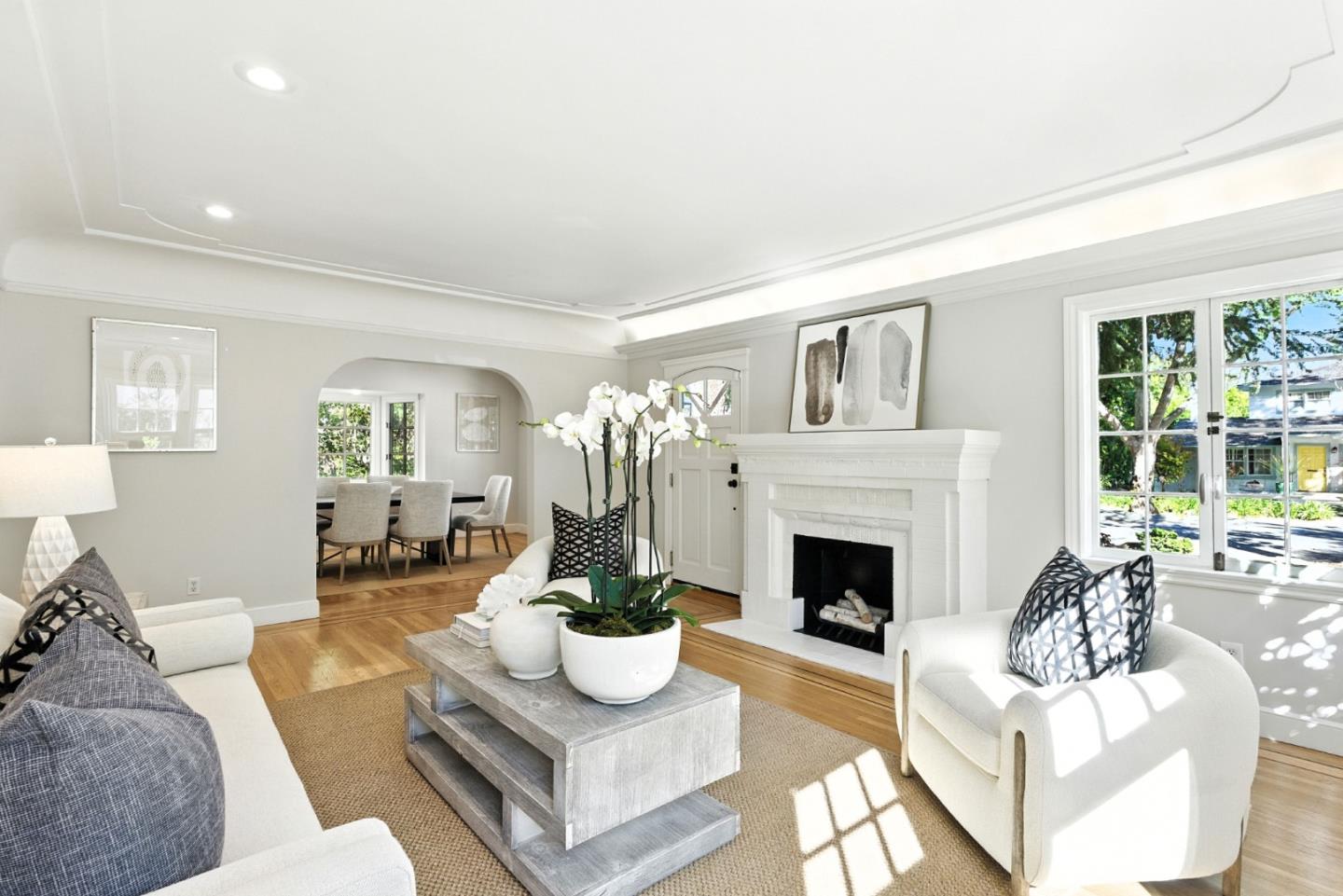 Detail Gallery Image 5 of 33 For 253 Seale Ave, Palo Alto,  CA 94301 - 4 Beds | 2/1 Baths