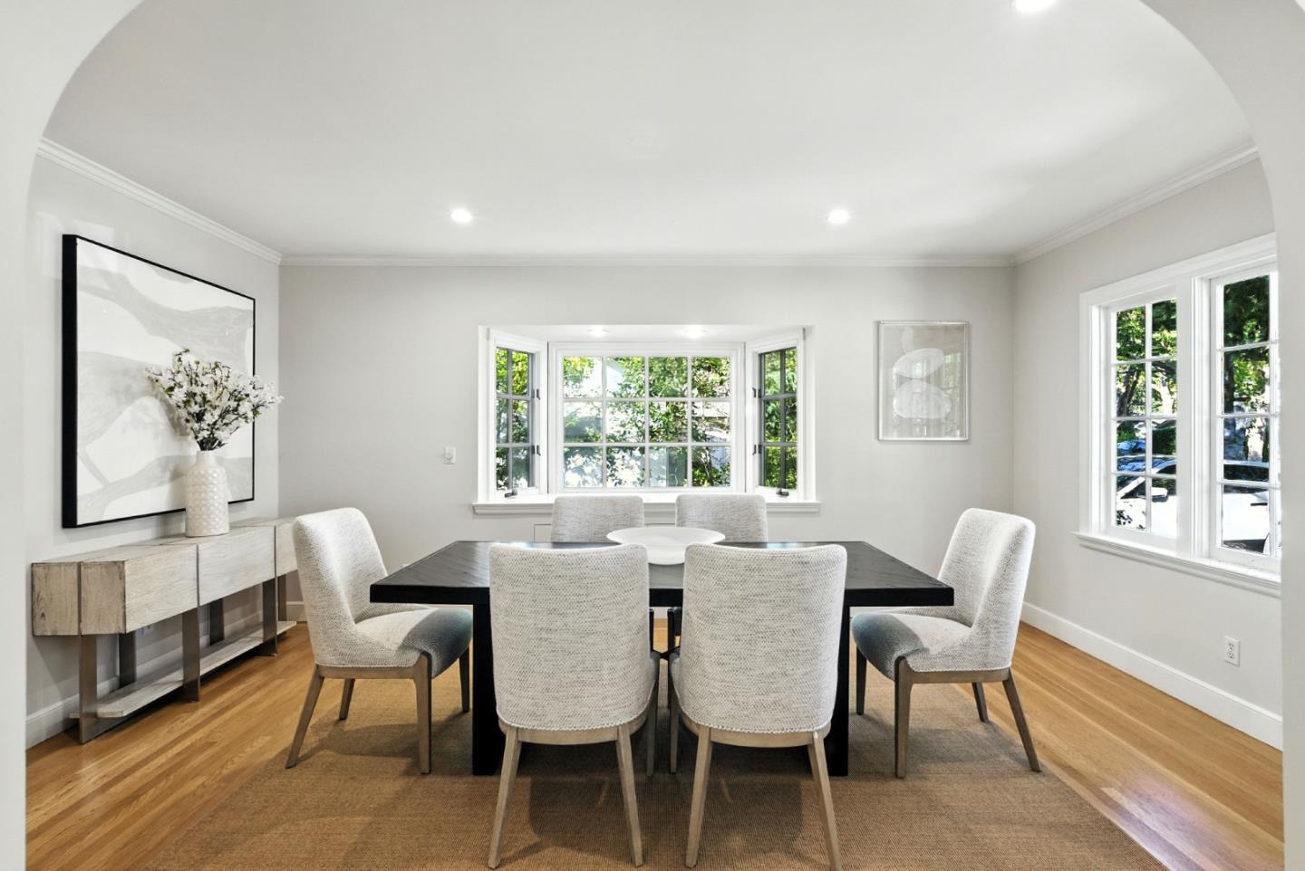 Detail Gallery Image 6 of 33 For 253 Seale Ave, Palo Alto,  CA 94301 - 4 Beds | 2/1 Baths