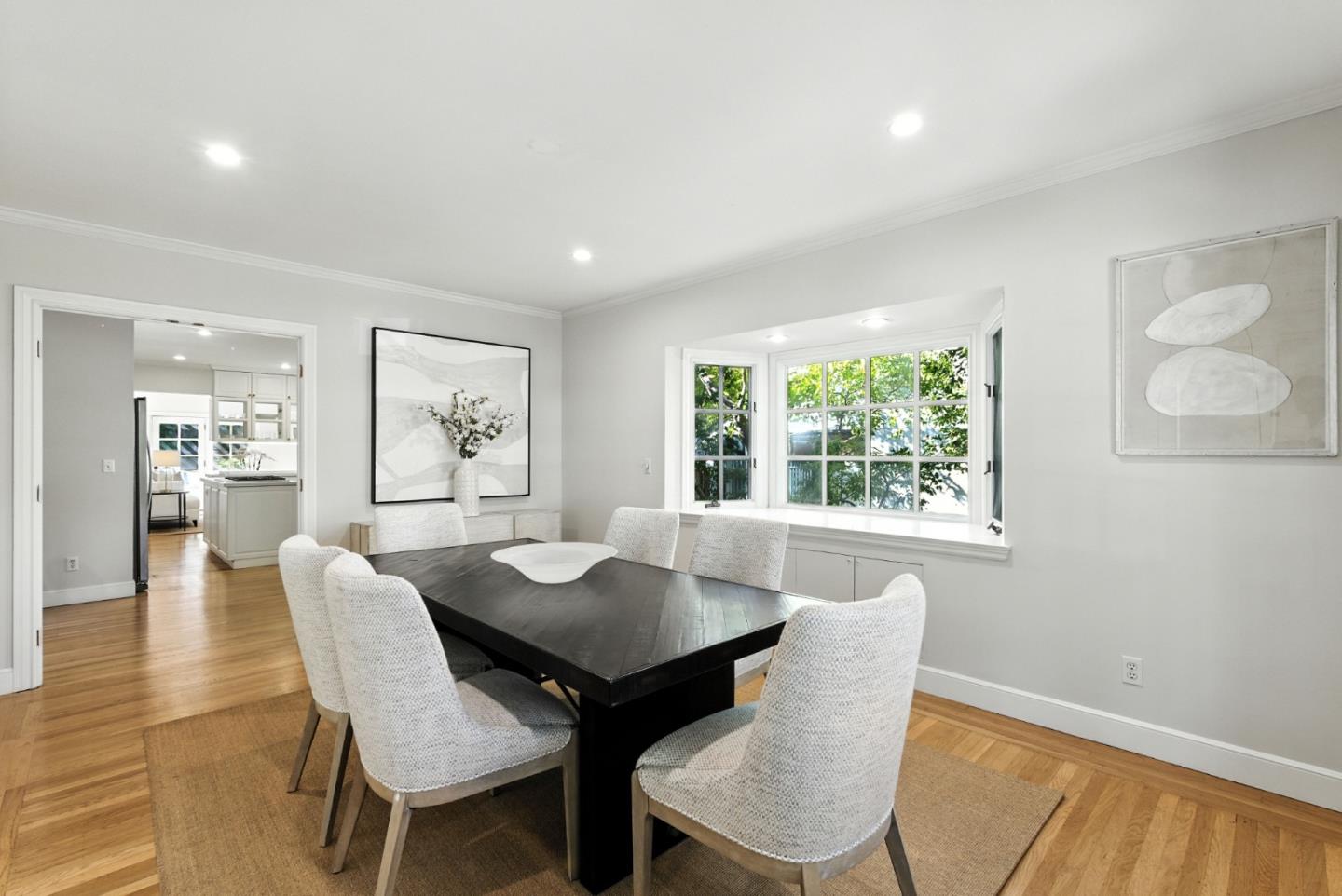 Detail Gallery Image 7 of 33 For 253 Seale Ave, Palo Alto,  CA 94301 - 4 Beds | 2/1 Baths