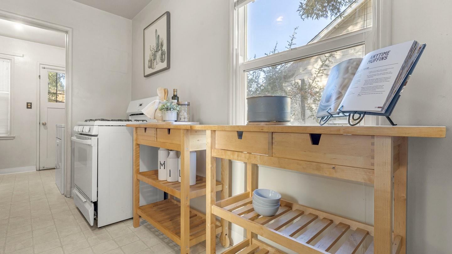 Detail Gallery Image 14 of 26 For 21685 Olive Ave, Cupertino,  CA 95014 - 3 Beds | 1 Baths