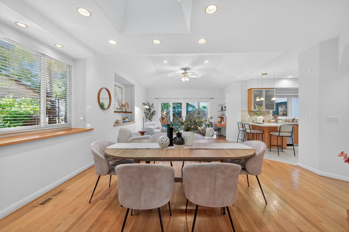 Detail Gallery Image 10 of 58 For 3179 Stockton Pl, Palo Alto,  CA 94303 - 4 Beds | 2/1 Baths