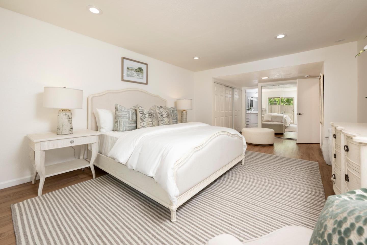 Detail Gallery Image 12 of 25 For 38 Weepingridge Ct, San Mateo,  CA 94402 - 2 Beds | 2/1 Baths