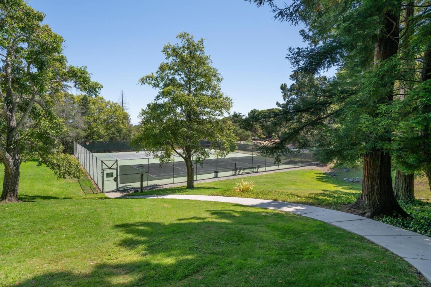 Detail Gallery Image 23 of 25 For 38 Weepingridge Ct, San Mateo,  CA 94402 - 2 Beds | 2/1 Baths