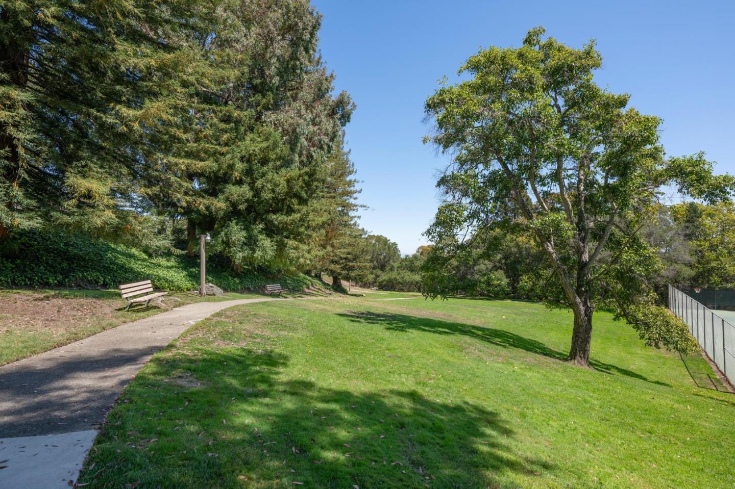 Detail Gallery Image 25 of 25 For 38 Weepingridge Ct, San Mateo,  CA 94402 - 2 Beds | 2/1 Baths