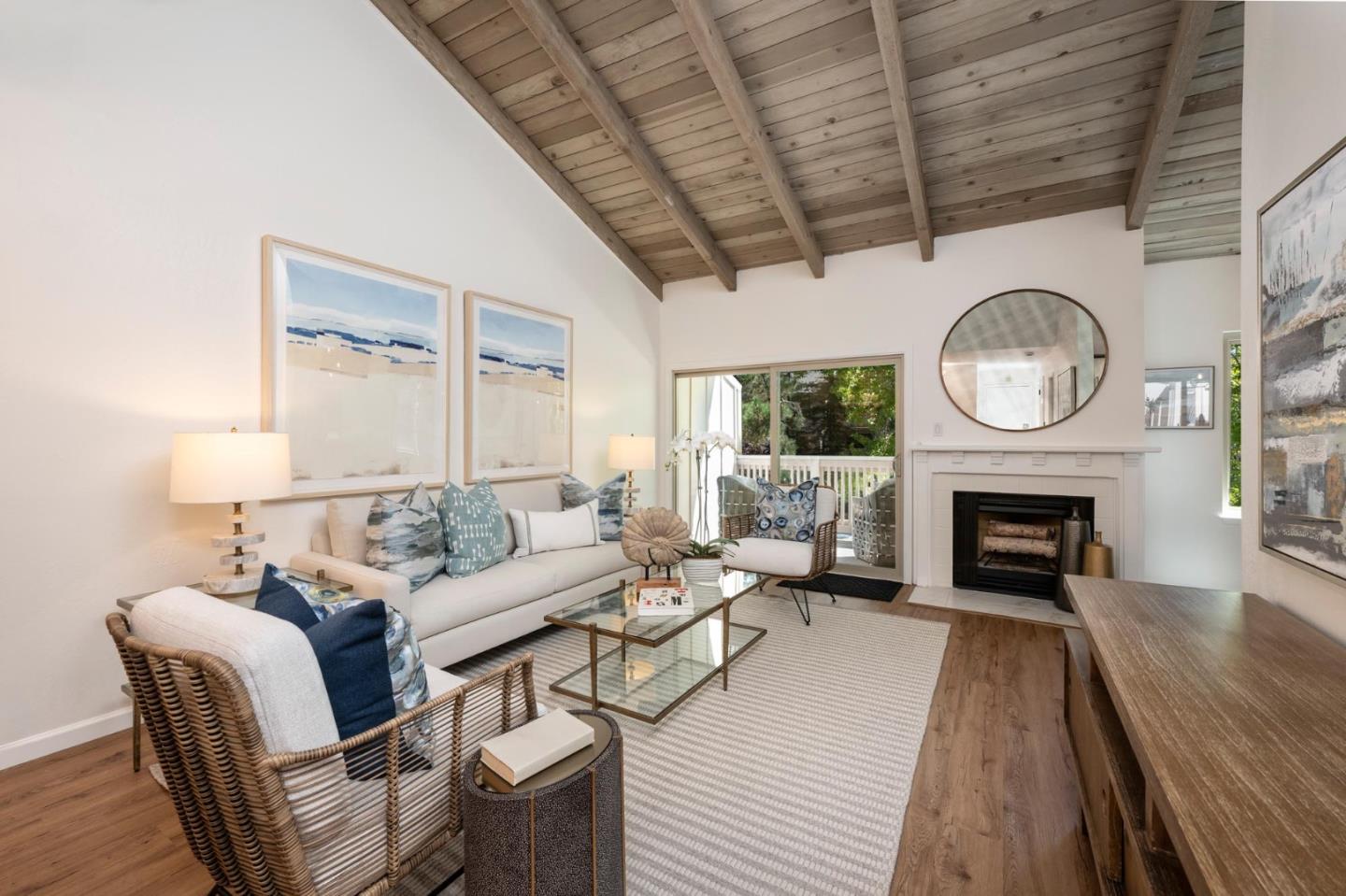 Detail Gallery Image 6 of 25 For 38 Weepingridge Ct, San Mateo,  CA 94402 - 2 Beds | 2/1 Baths