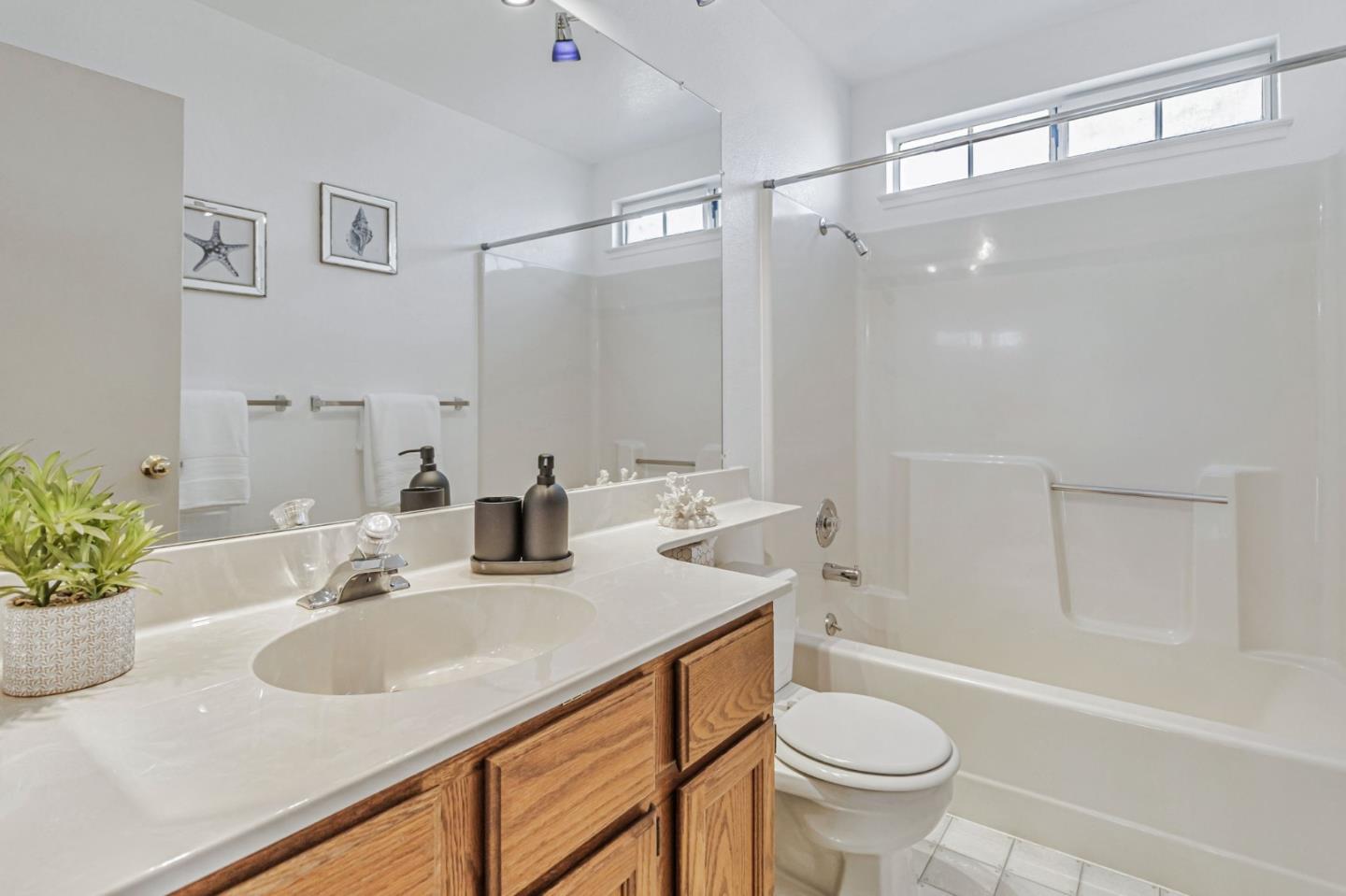 Detail Gallery Image 17 of 20 For 12 Treeside Ct, South San Francisco,  CA 94080 - 4 Beds | 3 Baths