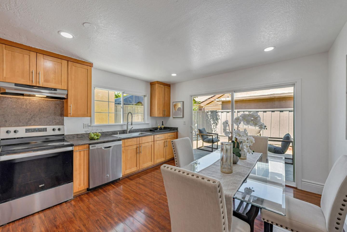 Detail Gallery Image 10 of 38 For 1787 Kyra Cir, San Jose,  CA 95122 - 3 Beds | 3 Baths