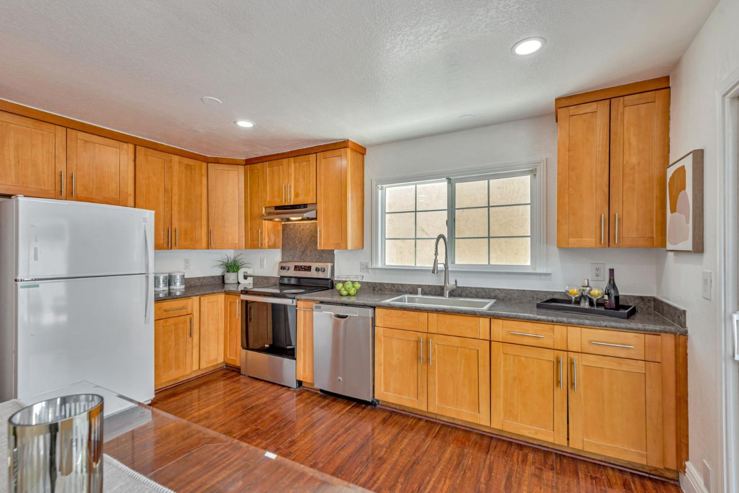 Detail Gallery Image 7 of 38 For 1787 Kyra Cir, San Jose,  CA 95122 - 3 Beds | 3 Baths