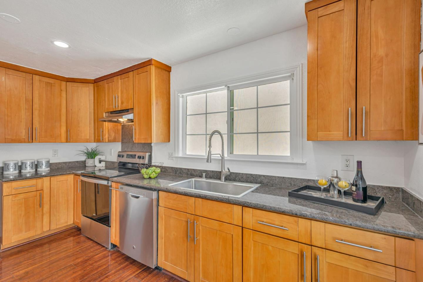 Detail Gallery Image 8 of 38 For 1787 Kyra Cir, San Jose,  CA 95122 - 3 Beds | 3 Baths