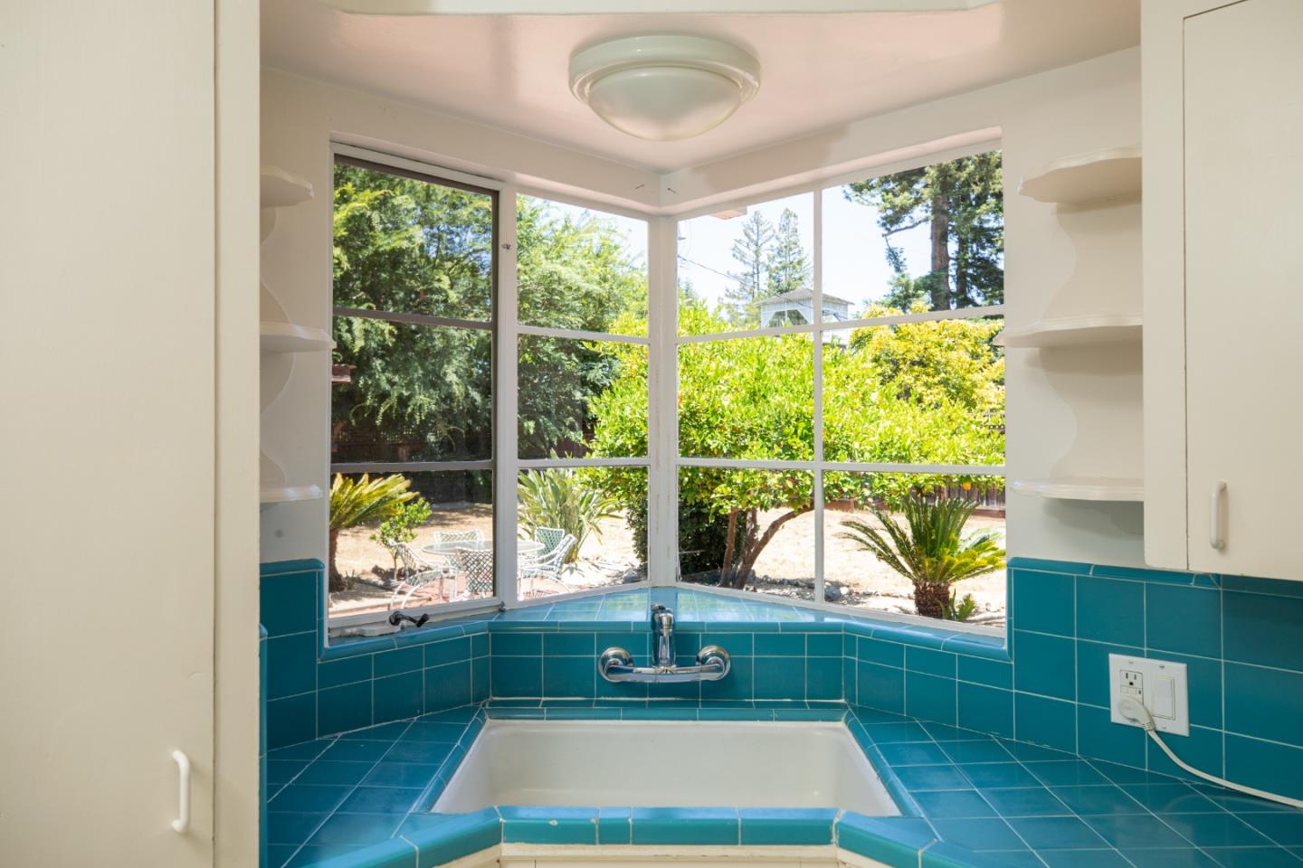 Detail Gallery Image 11 of 22 For 61 Sylvian Way, Los Altos,  CA 94022 - 3 Beds | 1/1 Baths