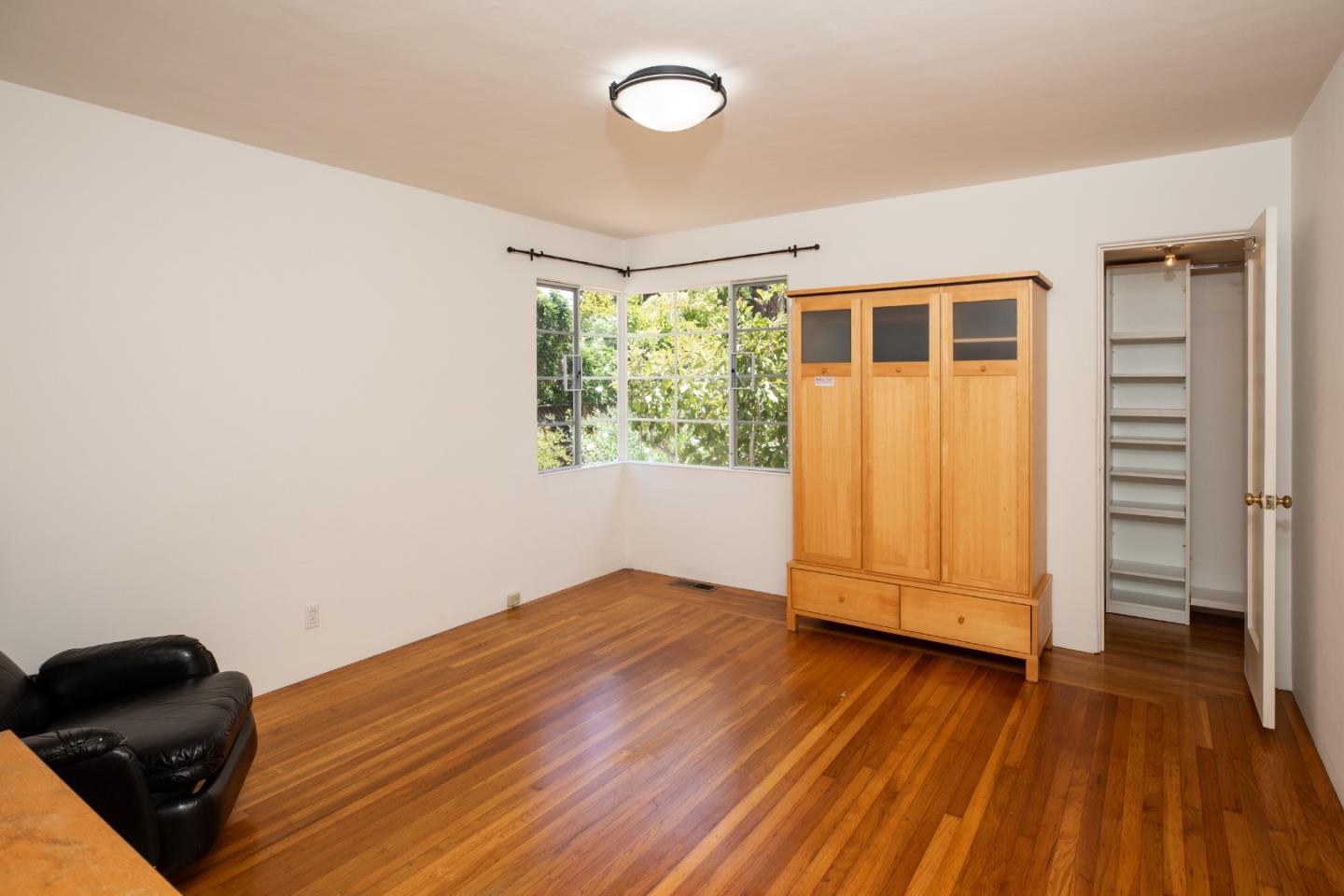 Detail Gallery Image 14 of 22 For 61 Sylvian Way, Los Altos,  CA 94022 - 3 Beds | 1/1 Baths