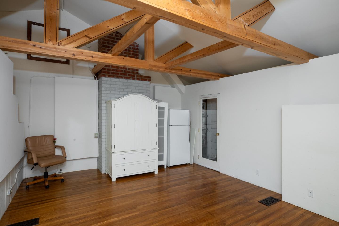 Detail Gallery Image 17 of 22 For 61 Sylvian Way, Los Altos,  CA 94022 - 3 Beds | 1/1 Baths