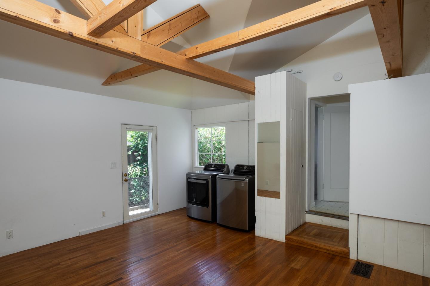 Detail Gallery Image 18 of 22 For 61 Sylvian Way, Los Altos,  CA 94022 - 3 Beds | 1/1 Baths