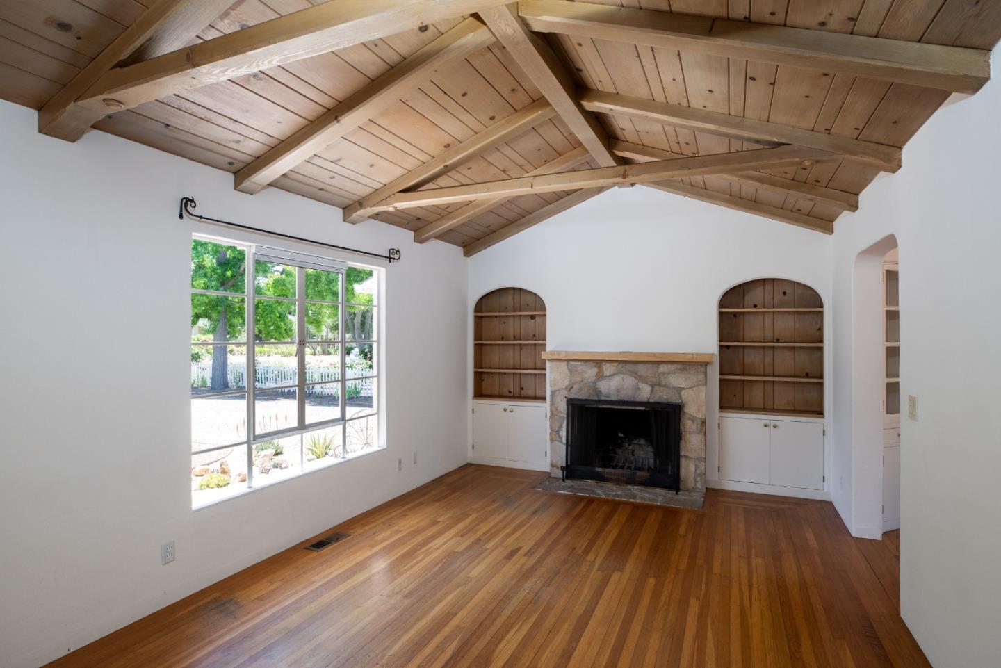Detail Gallery Image 6 of 22 For 61 Sylvian Way, Los Altos,  CA 94022 - 3 Beds | 1/1 Baths