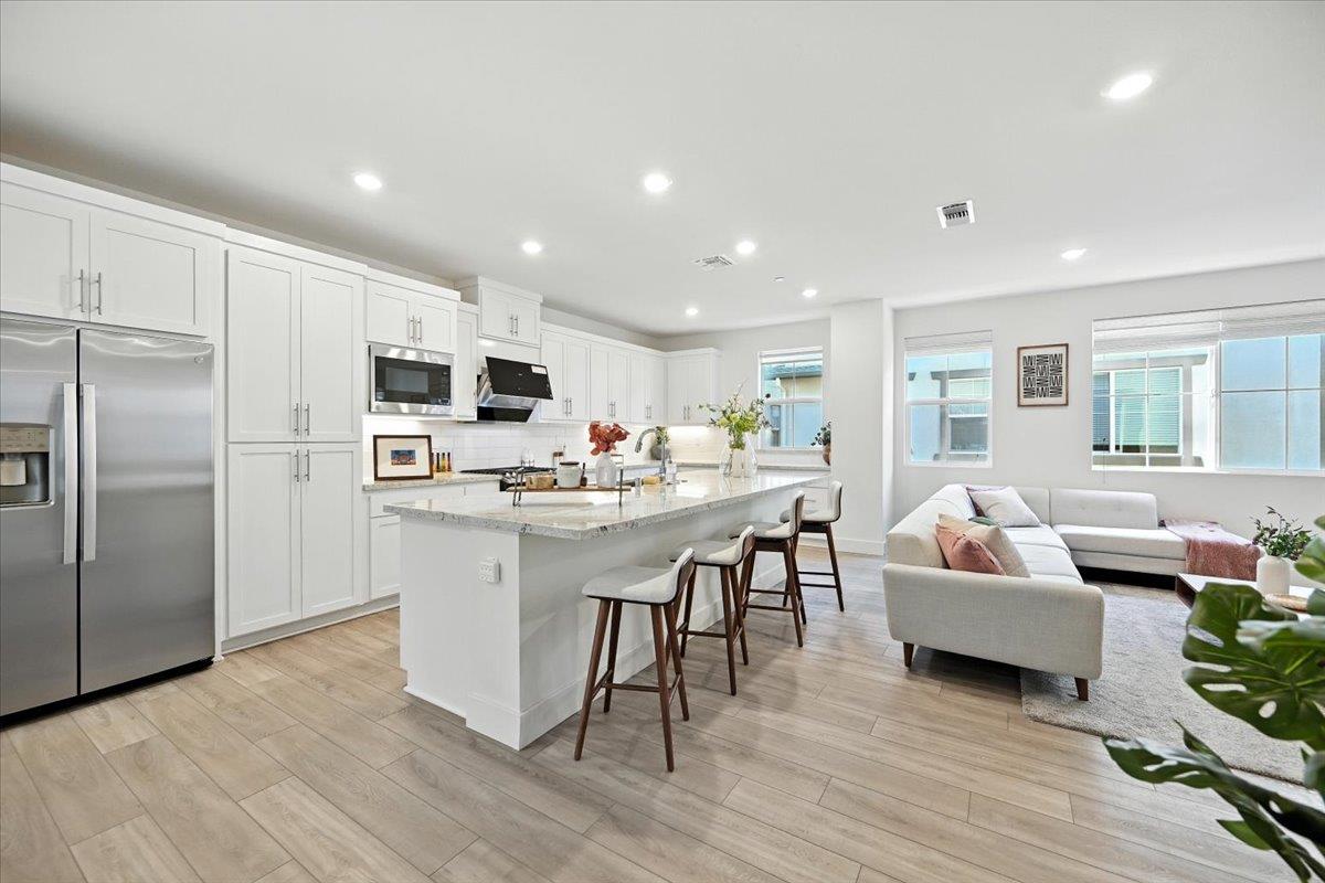 Detail Gallery Image 13 of 41 For 9173 Whitesurf Way, Newark,  CA 94560 - 4 Beds | 4 Baths