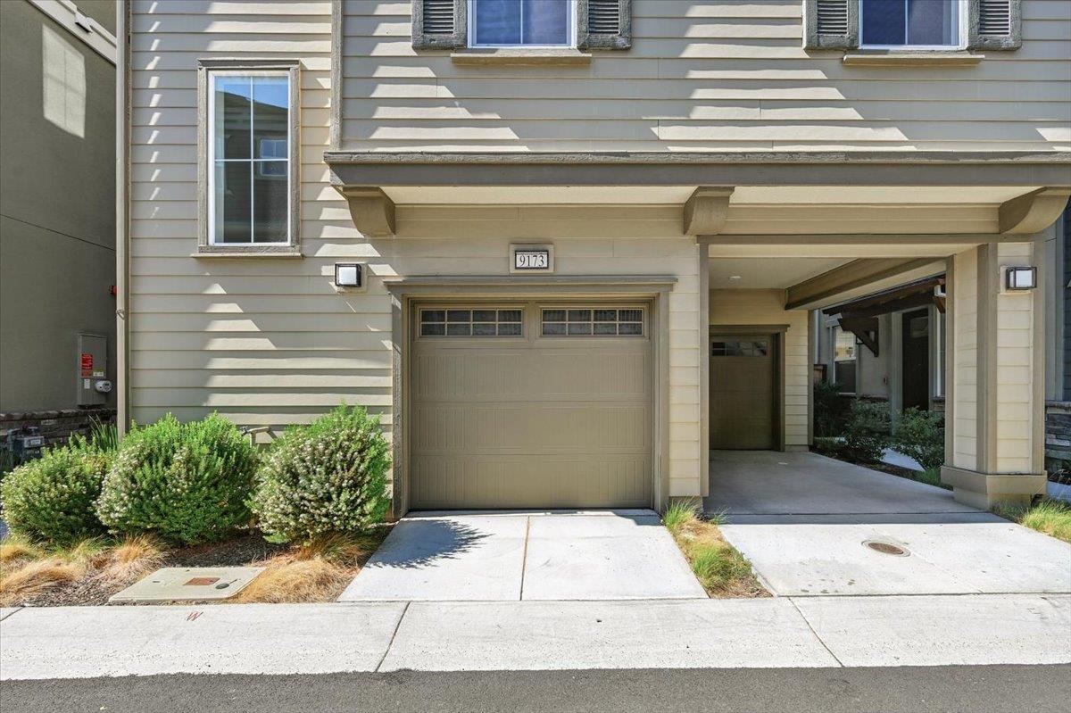 Detail Gallery Image 3 of 41 For 9173 Whitesurf Way, Newark,  CA 94560 - 4 Beds | 4 Baths