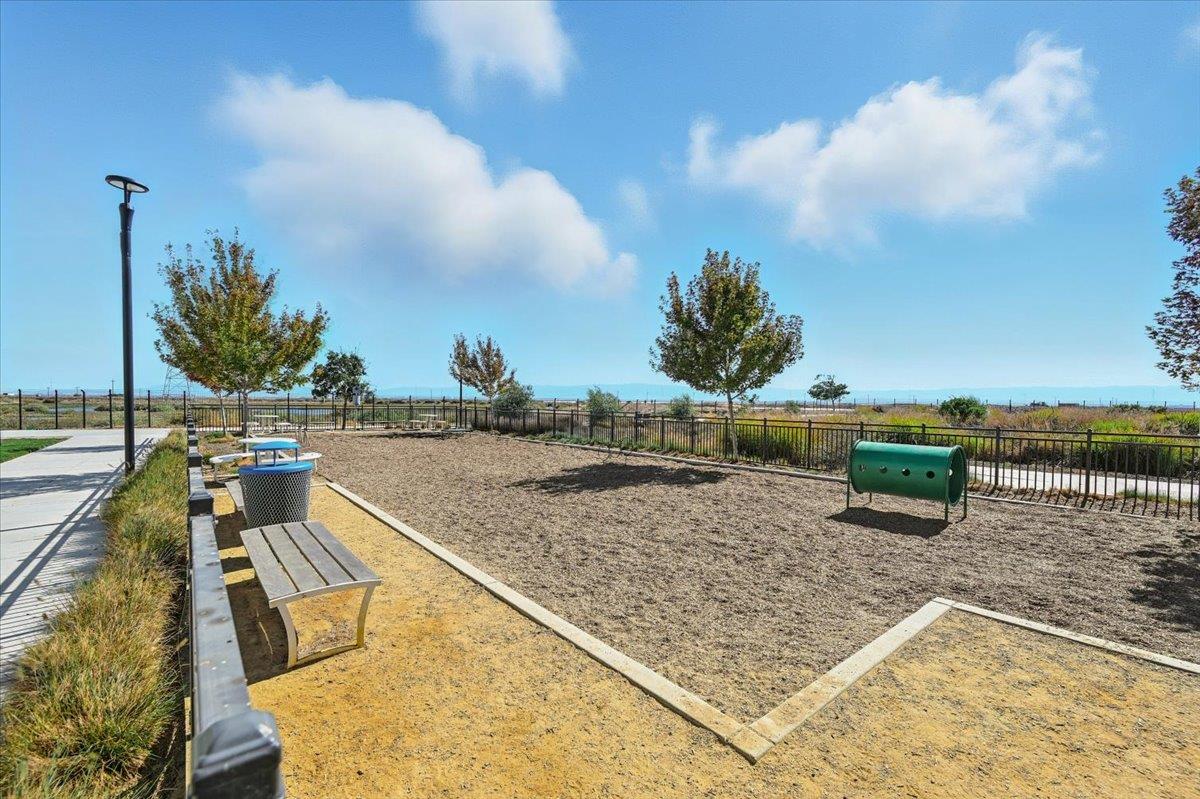 Detail Gallery Image 36 of 41 For 9173 Whitesurf Way, Newark,  CA 94560 - 4 Beds | 4 Baths