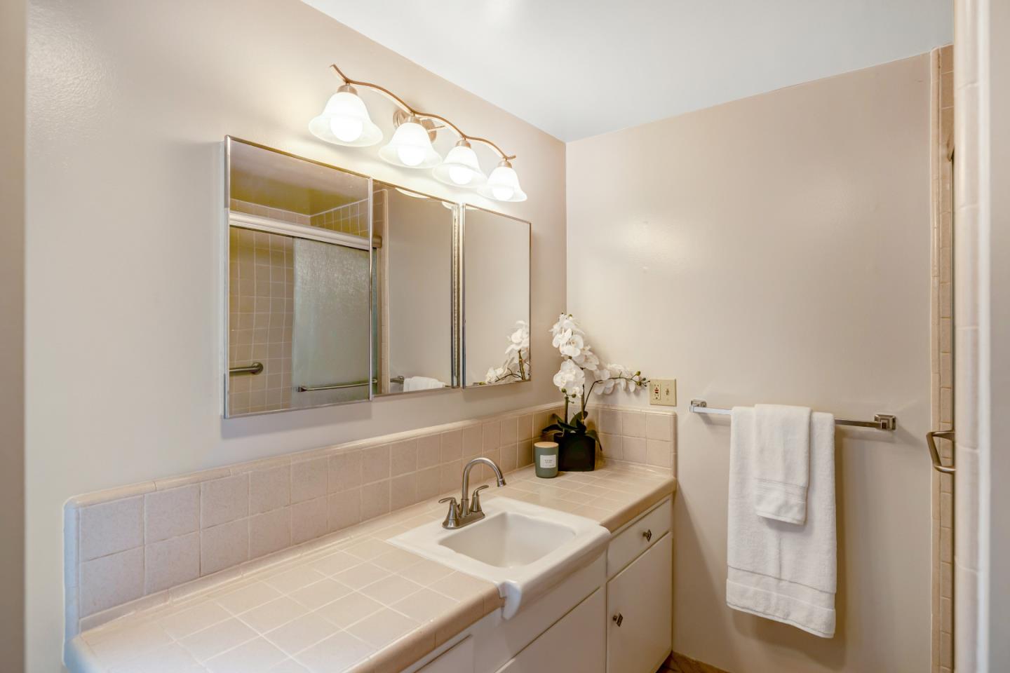 Detail Gallery Image 17 of 34 For 810 Lighthouse Ave #101,  Pacific Grove,  CA 93950 - 2 Beds | 2 Baths