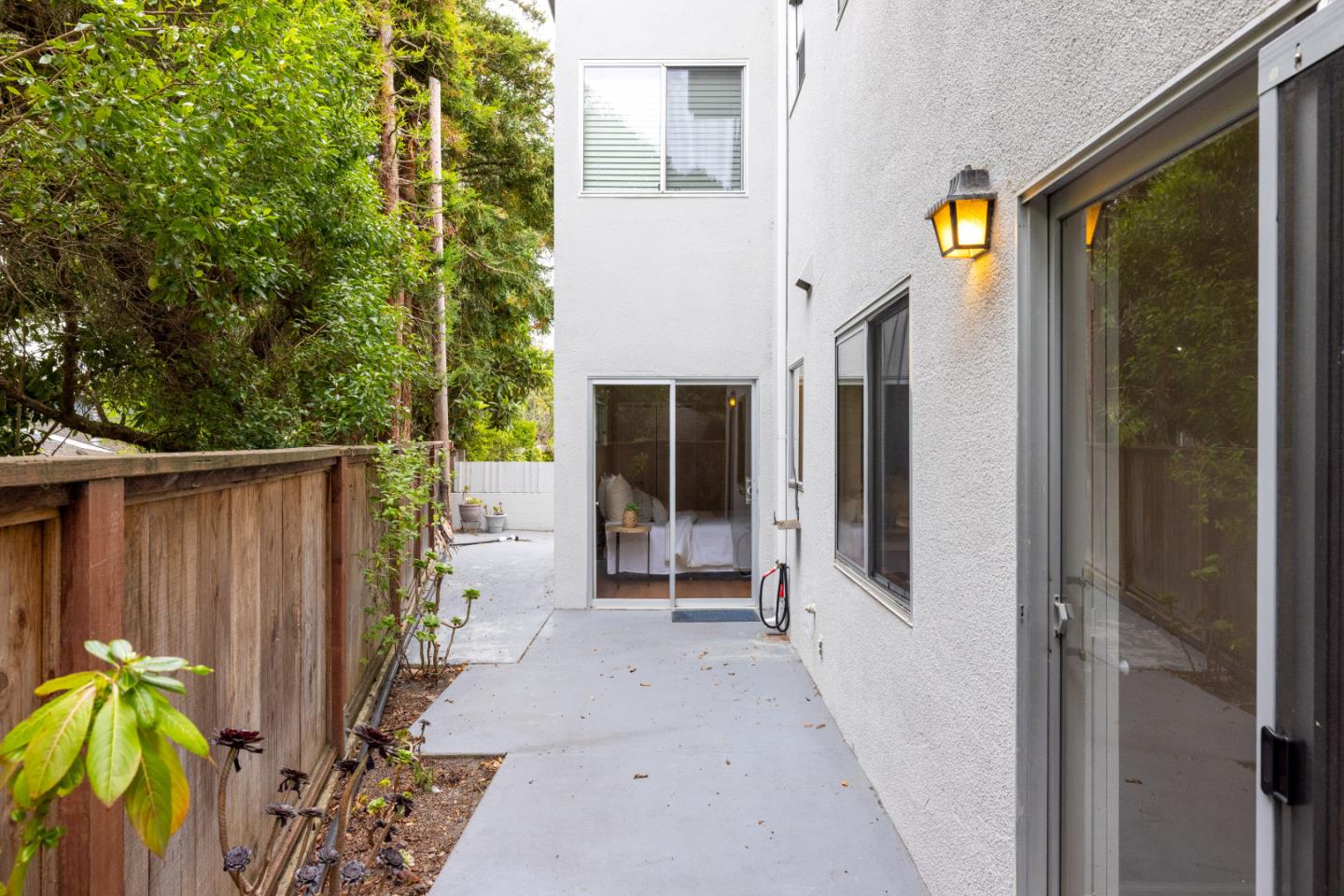 Detail Gallery Image 23 of 34 For 810 Lighthouse Ave #101,  Pacific Grove,  CA 93950 - 2 Beds | 2 Baths