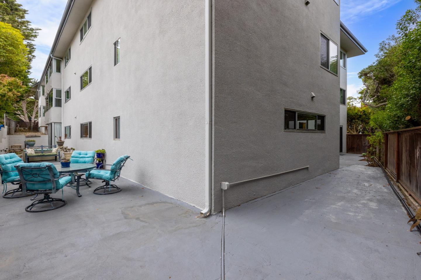 Detail Gallery Image 26 of 34 For 810 Lighthouse Ave #101,  Pacific Grove,  CA 93950 - 2 Beds | 2 Baths