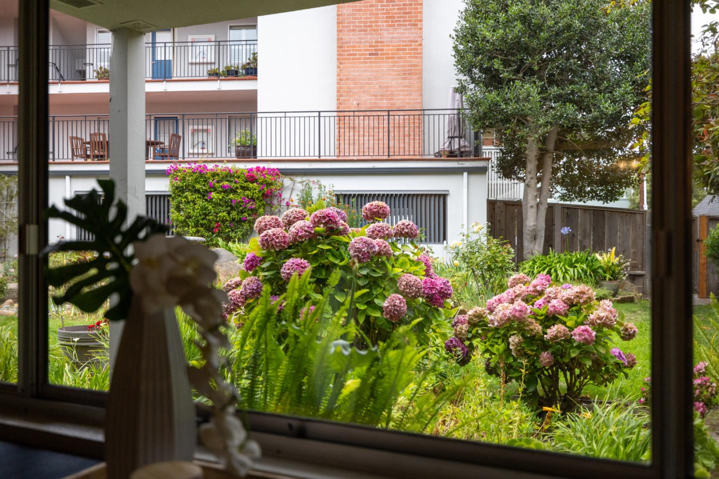 Detail Gallery Image 28 of 34 For 810 Lighthouse Ave #101,  Pacific Grove,  CA 93950 - 2 Beds | 2 Baths