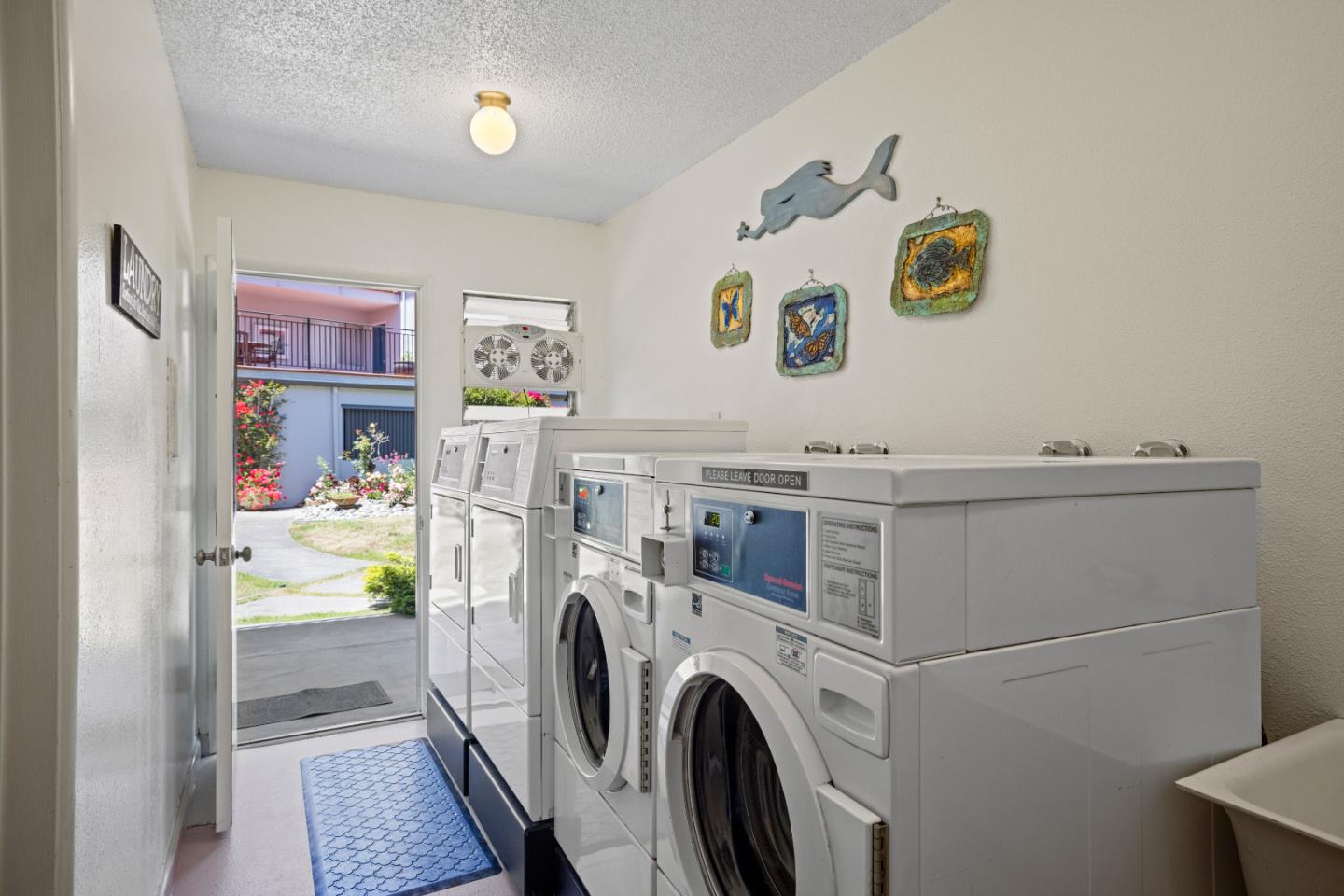 Detail Gallery Image 33 of 34 For 810 Lighthouse Ave #101,  Pacific Grove,  CA 93950 - 2 Beds | 2 Baths