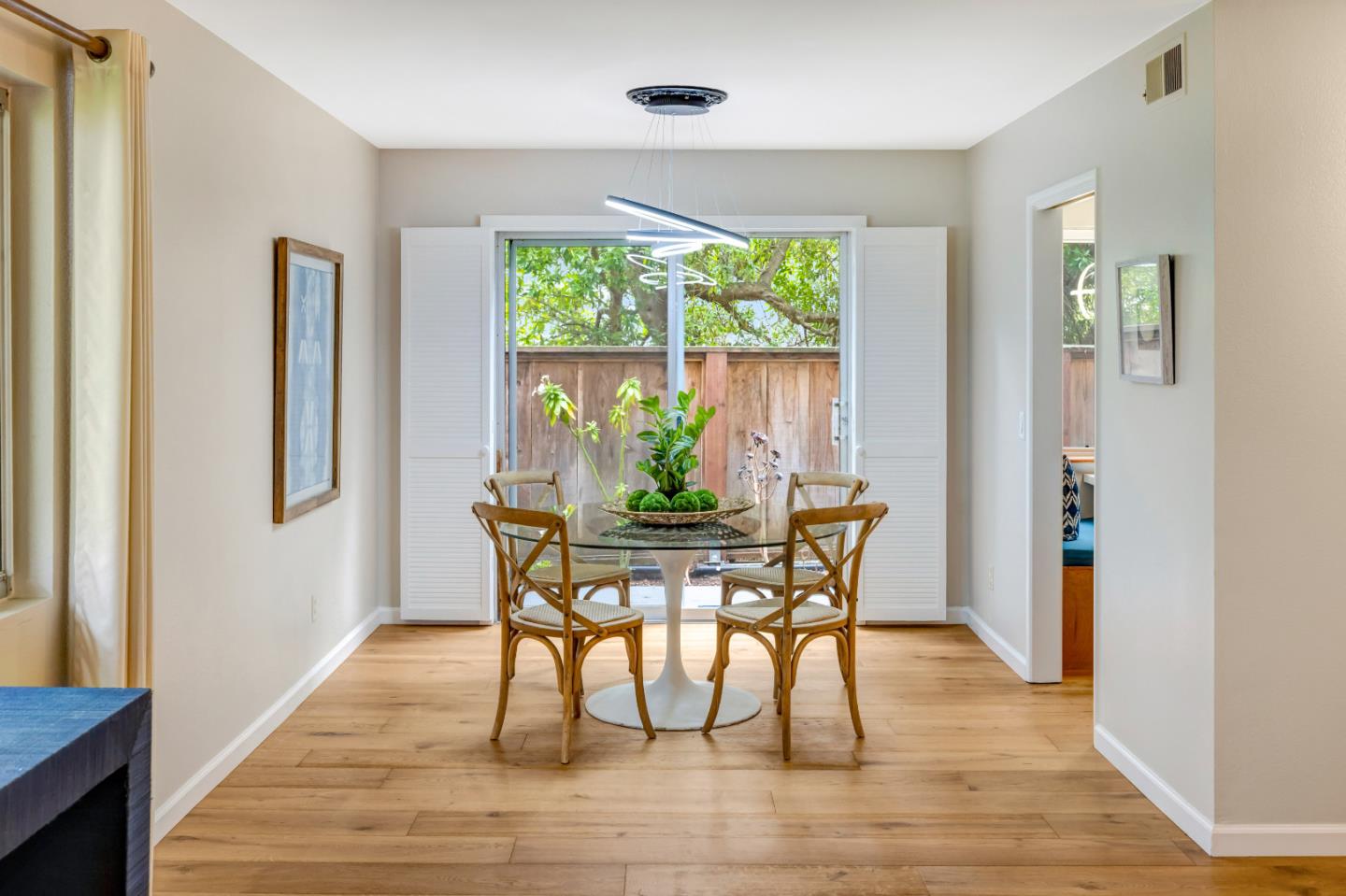 Detail Gallery Image 7 of 34 For 810 Lighthouse Ave #101,  Pacific Grove,  CA 93950 - 2 Beds | 2 Baths