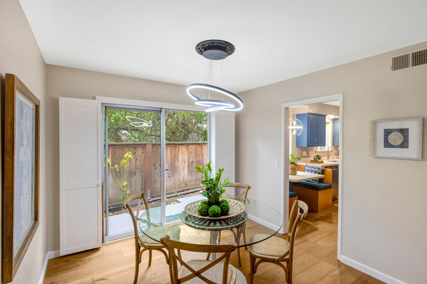 Detail Gallery Image 8 of 34 For 810 Lighthouse Ave #101,  Pacific Grove,  CA 93950 - 2 Beds | 2 Baths