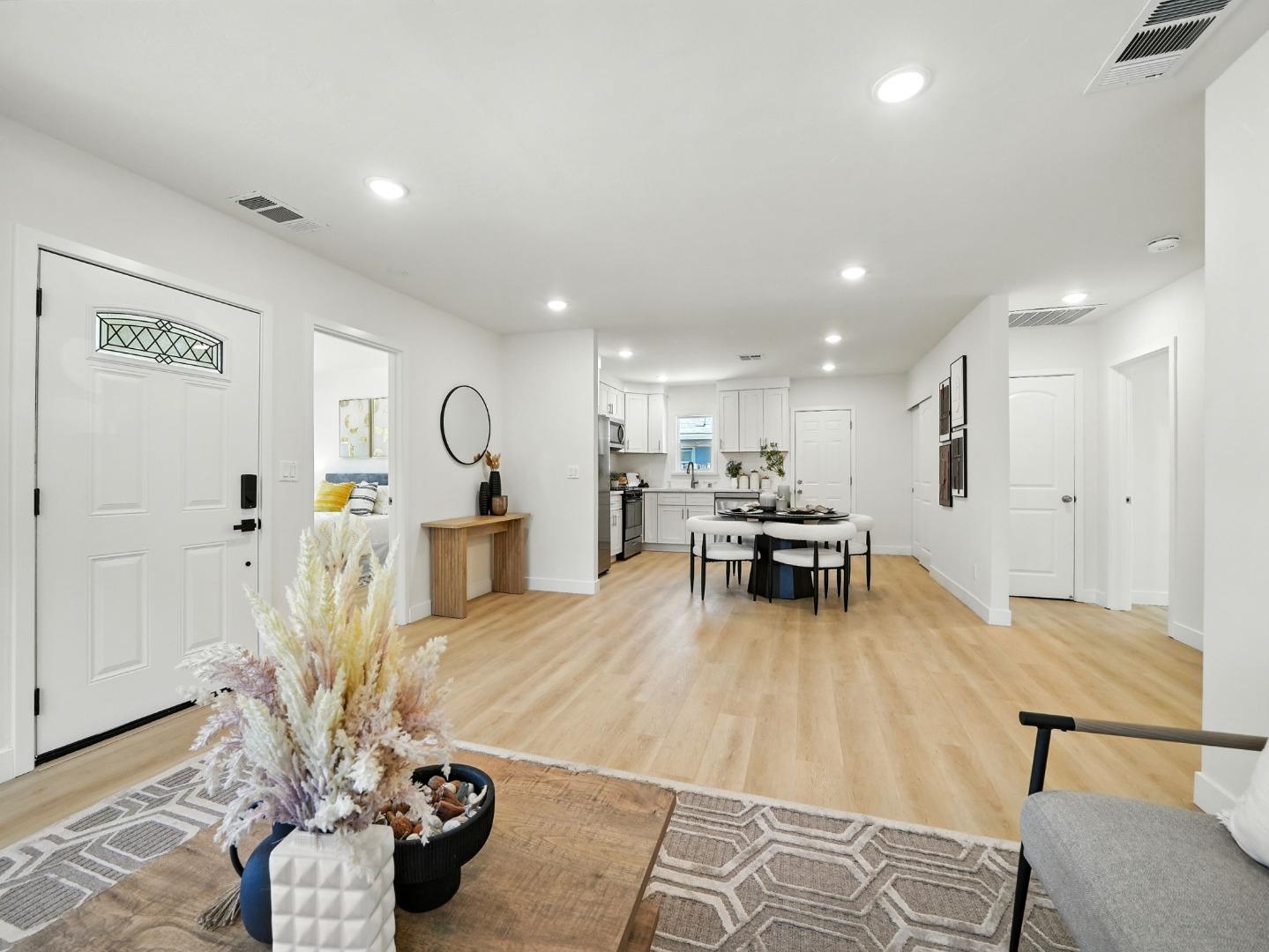 Detail Gallery Image 4 of 26 For 771 N 16th St, San Jose,  CA 95112 - 3 Beds | 2 Baths