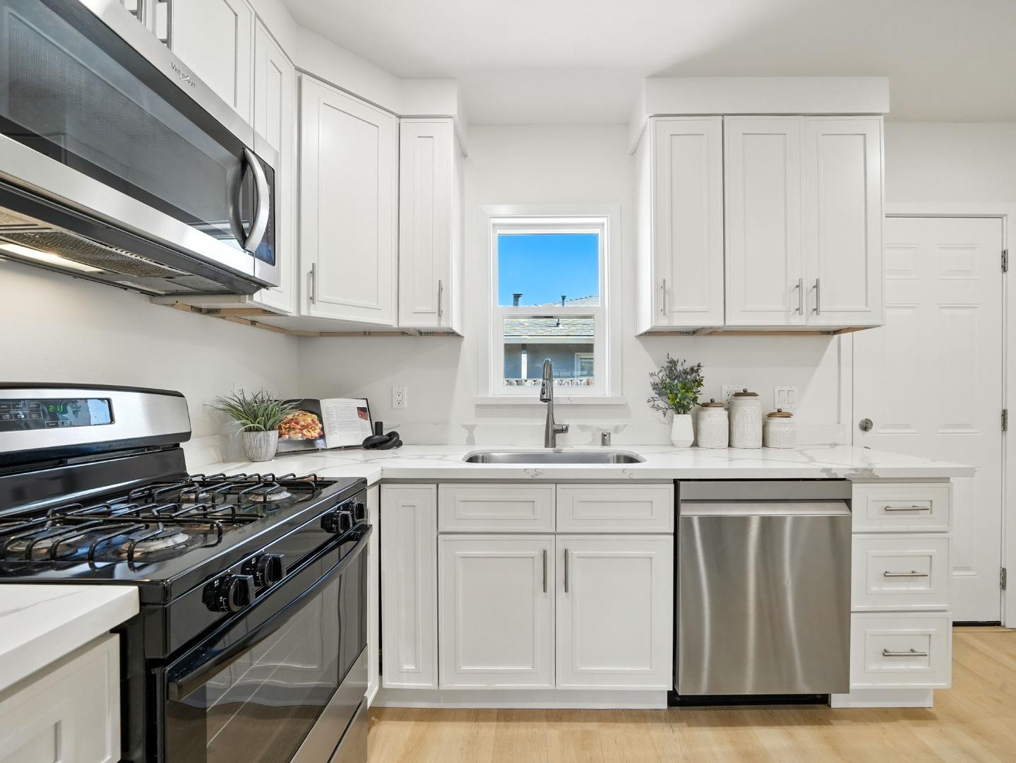 Detail Gallery Image 7 of 26 For 771 N 16th St, San Jose,  CA 95112 - 3 Beds | 2 Baths