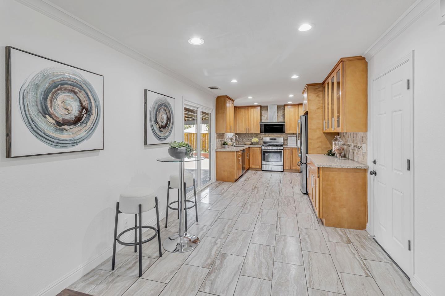 Detail Gallery Image 12 of 41 For 403 Mignot Ln, San Jose,  CA 95111 - 3 Beds | 2 Baths