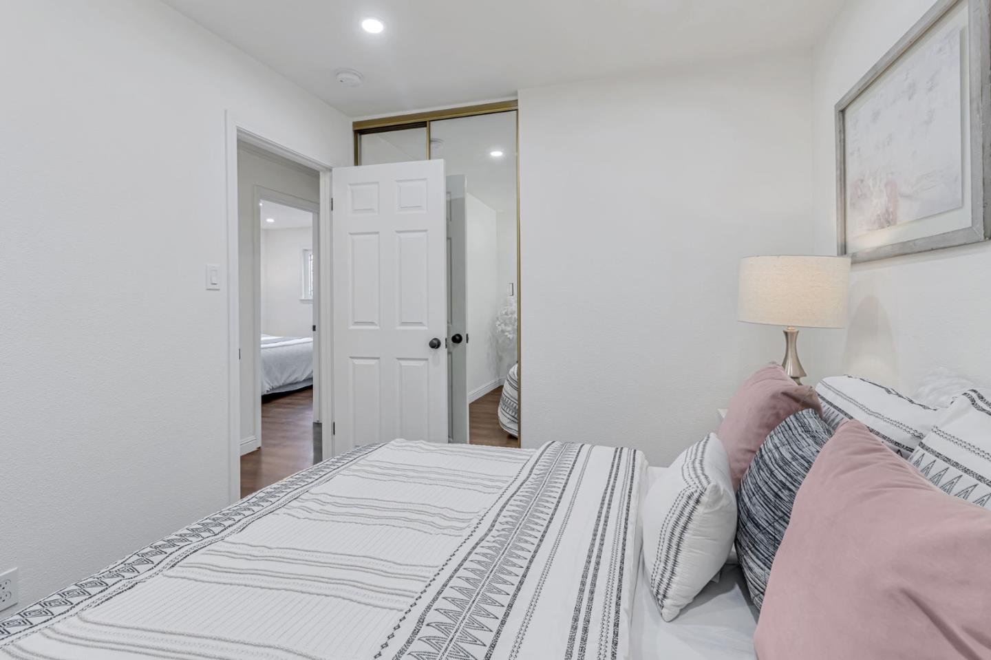 Detail Gallery Image 18 of 41 For 403 Mignot Ln, San Jose,  CA 95111 - 3 Beds | 2 Baths