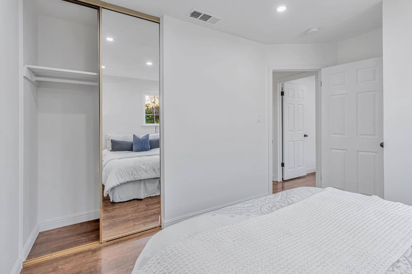 Detail Gallery Image 20 of 41 For 403 Mignot Ln, San Jose,  CA 95111 - 3 Beds | 2 Baths