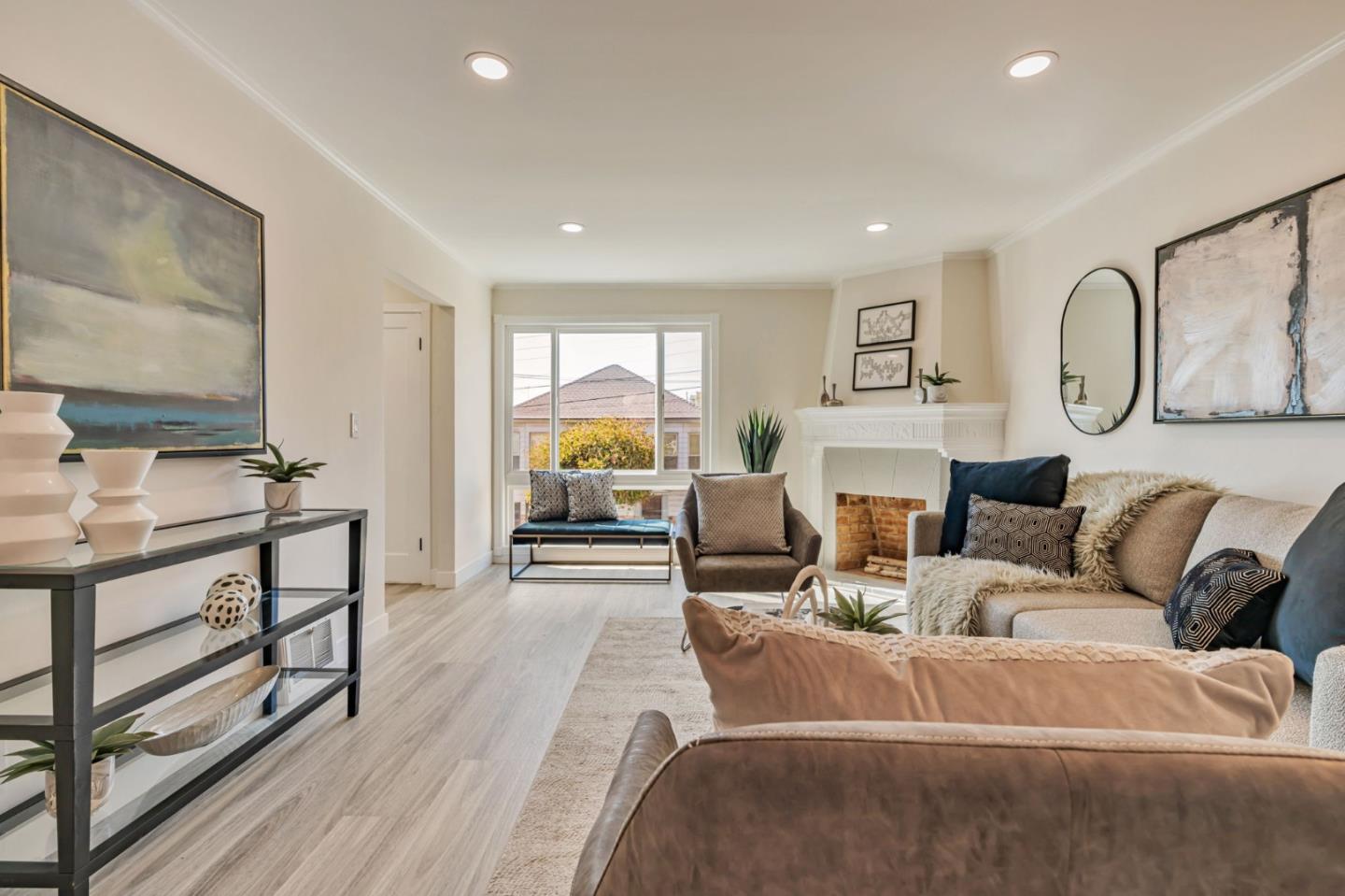 Detail Gallery Image 3 of 30 For 238 Harkness Ave, San Francisco,  CA 94134 - 2 Beds | 1 Baths