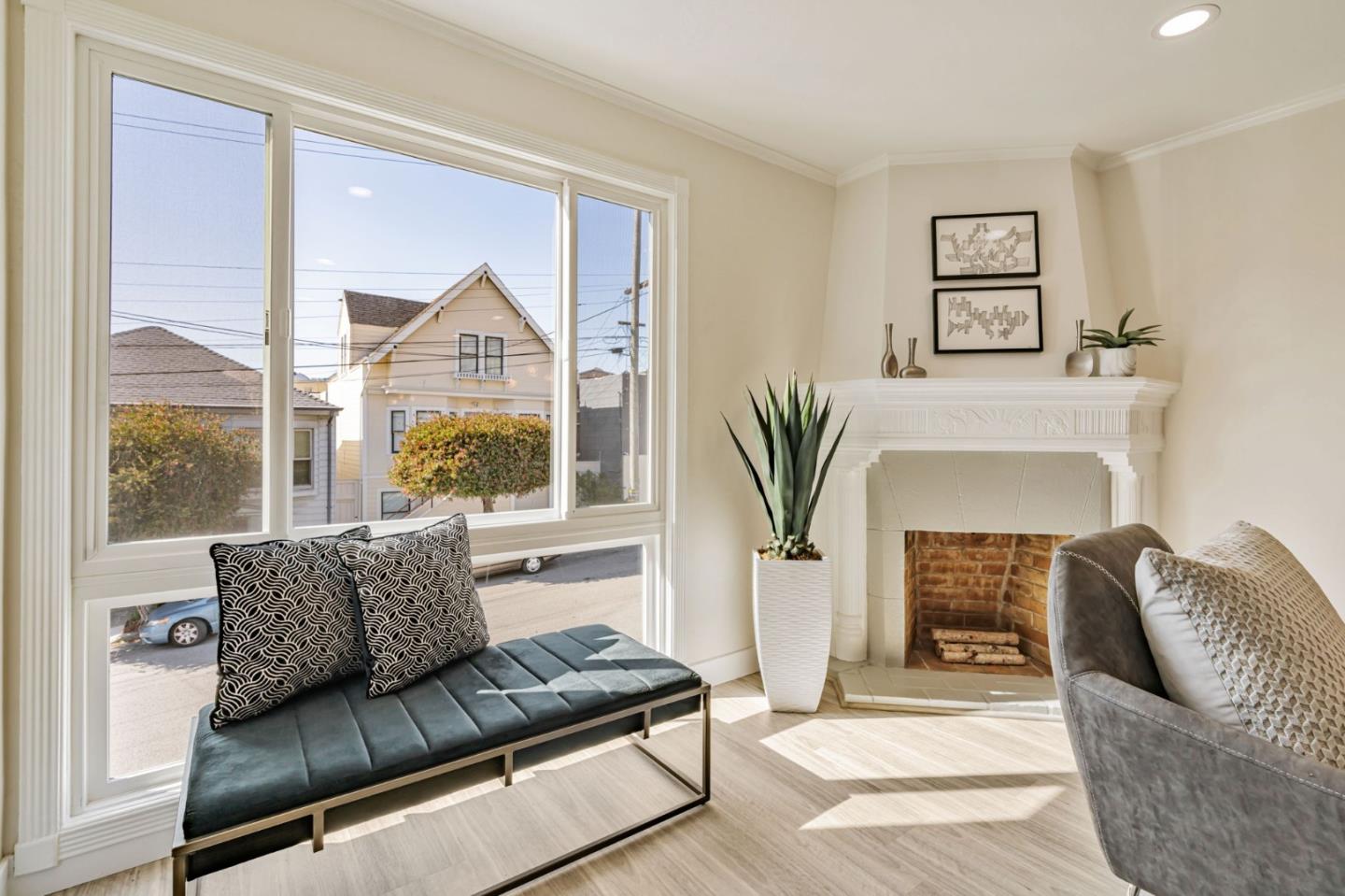 Detail Gallery Image 5 of 30 For 238 Harkness Ave, San Francisco,  CA 94134 - 2 Beds | 1 Baths