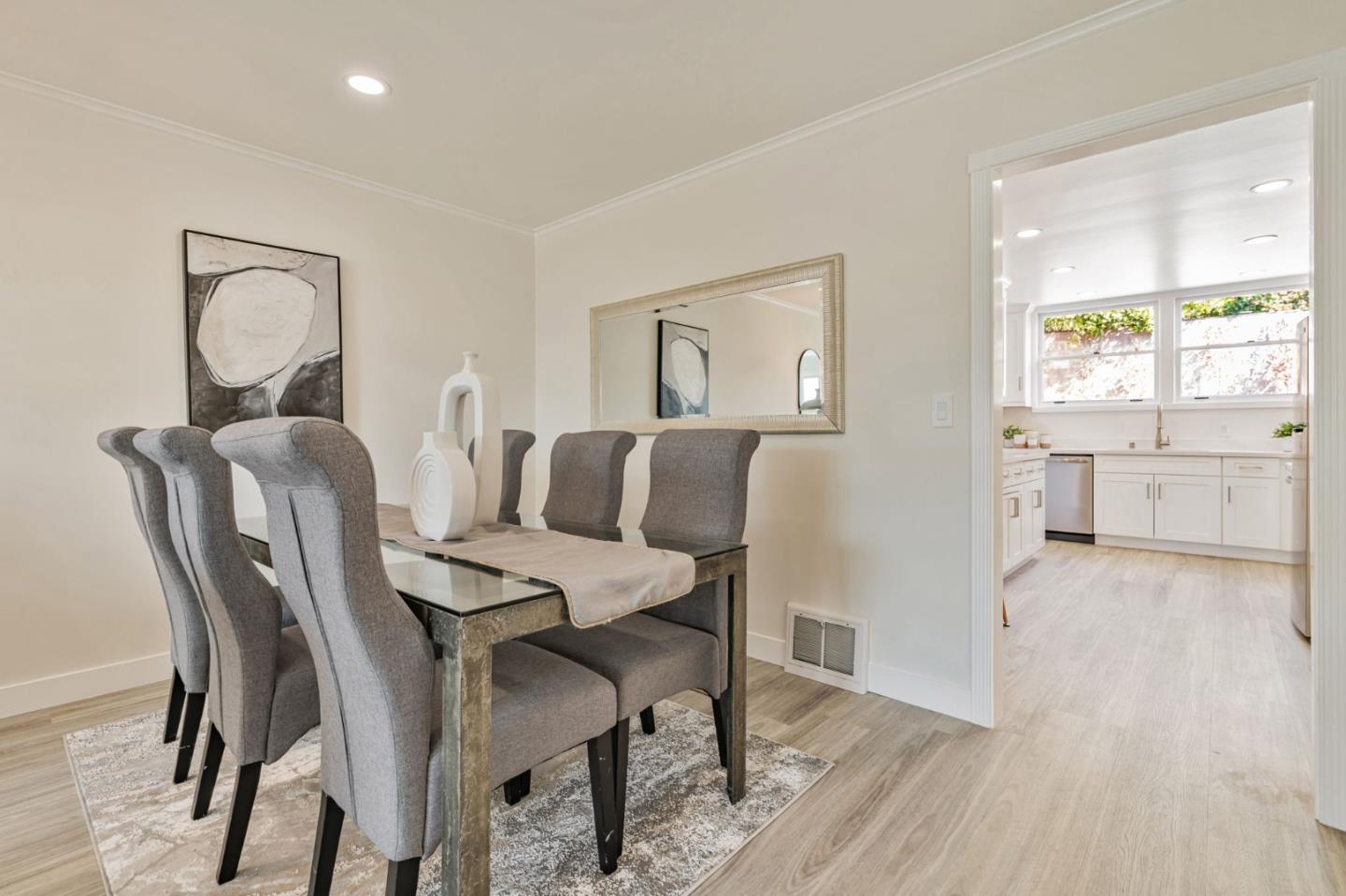 Detail Gallery Image 6 of 30 For 238 Harkness Ave, San Francisco,  CA 94134 - 2 Beds | 1 Baths