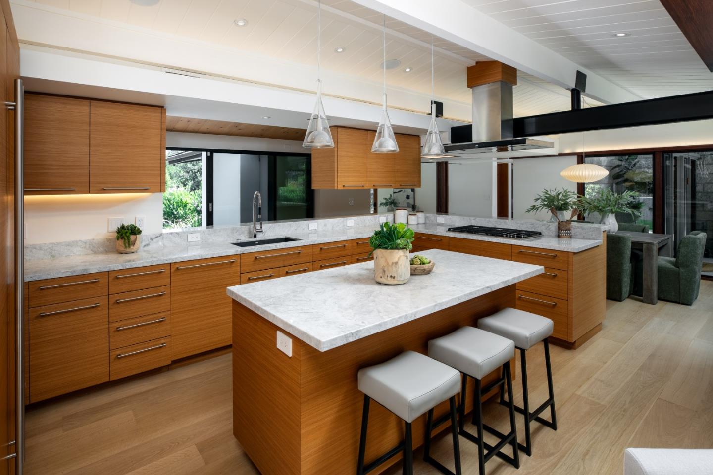 Detail Gallery Image 13 of 74 For 26545 Purissima Rd, Los Altos Hills,  CA 94022 - 5 Beds | 4/1 Baths