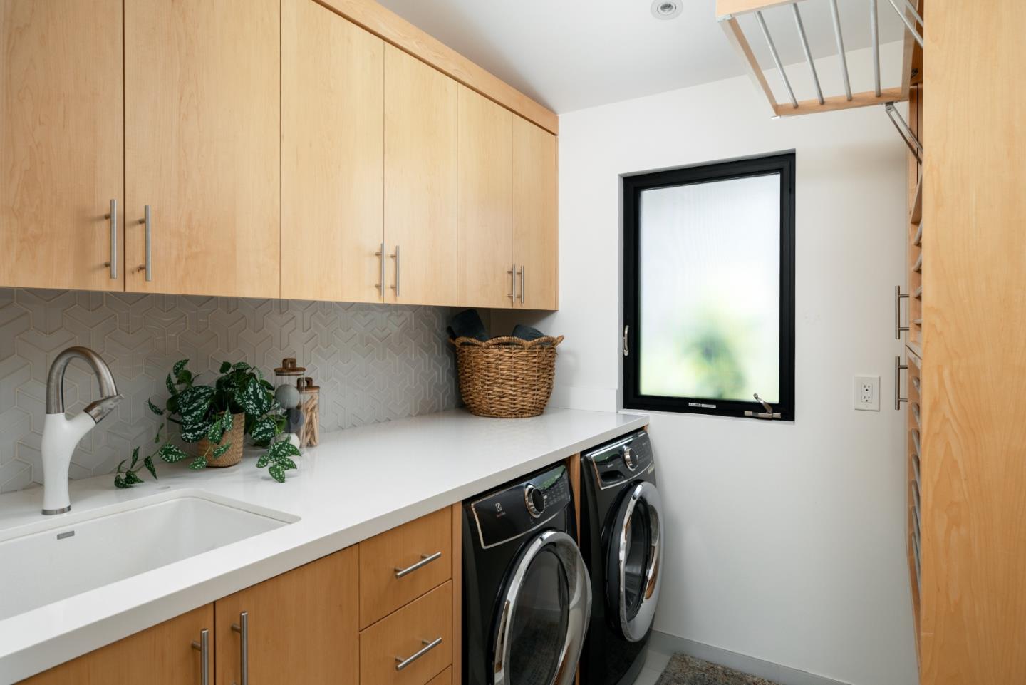 Detail Gallery Image 22 of 74 For 26545 Purissima Rd, Los Altos Hills,  CA 94022 - 5 Beds | 4/1 Baths