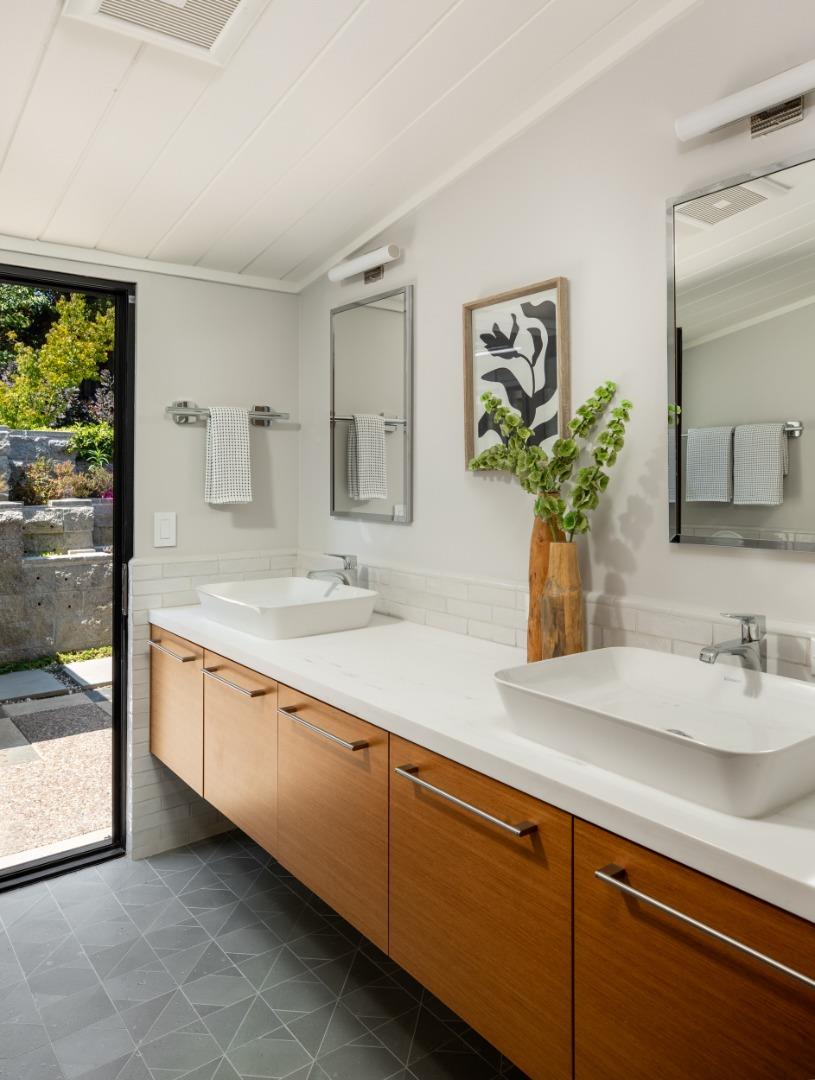 Detail Gallery Image 24 of 74 For 26545 Purissima Rd, Los Altos Hills,  CA 94022 - 5 Beds | 4/1 Baths