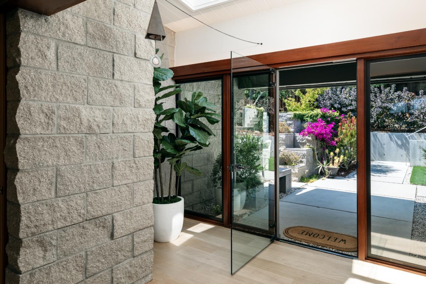 Detail Gallery Image 8 of 74 For 26545 Purissima Rd, Los Altos Hills,  CA 94022 - 5 Beds | 4/1 Baths