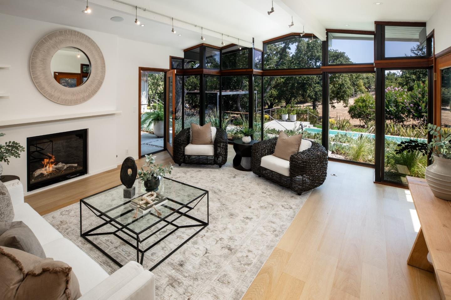 Detail Gallery Image 9 of 74 For 26545 Purissima Rd, Los Altos Hills,  CA 94022 - 5 Beds | 4/1 Baths
